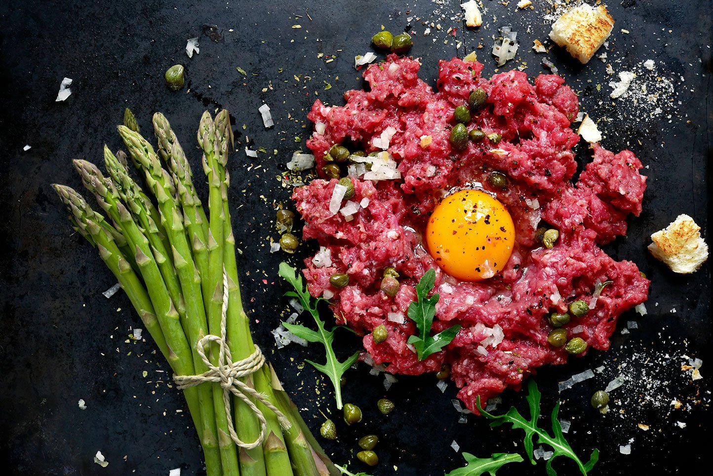Tartare di manzo con asparagi saltati - Prometek
